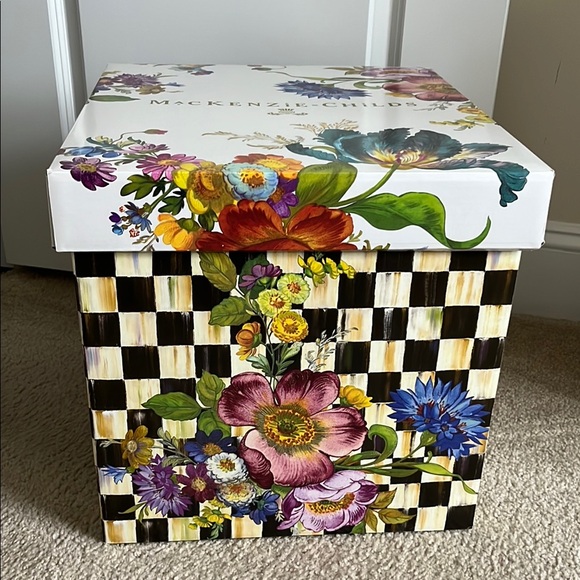 New MacKenzie-Childs Gift Box - Picture 5 of 6